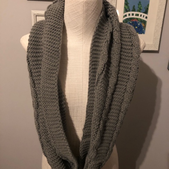 Infinity Scarf - Picture 4 of 8